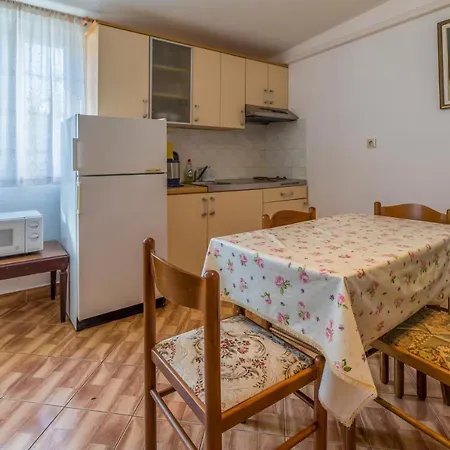 Hana Selce * Crikvenica